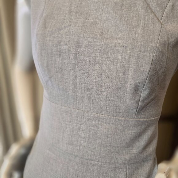 THE LIMITED COLLECTION Light Gray Professional Dress Size 4 - Picture 2 of 11